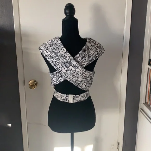 Crop top - Picture 2 of 2